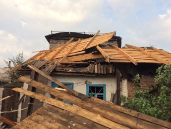 Смерч в Кривом Роге: повреждены крыши почти 100 домов и строений