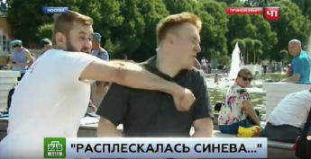 В России пьяный десантник с криком "захватим Украину" ударил пропагандиста НТВ в прямом эфире (видео)