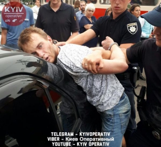 "В каком я городе? Меня похитили!": в Киеве неадекватный водитель просил его застрелить (видео, фото)