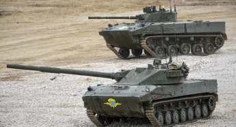 Корреспондент: к Украине приближается новая военная техника из России