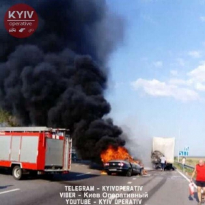 Пытались вытащить до последнего: под Киевом водитель сгорел заживо (фото)