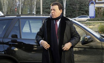 Кобзон заявил, что Янукович живет рядом с ним