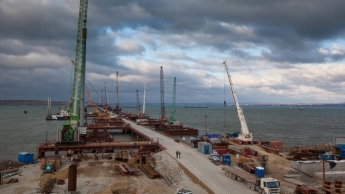 Россия на три дня перекроет судоходство через Керченский пролив