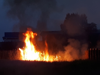 Масштабный пожар бушевал в Мелитополе (фото)