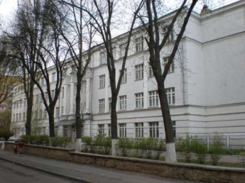 В киевской школе произошло двойное убийство, погиб охранник и девушка