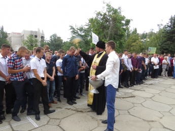На торжественной линейке 1 сентября в ТГАТУ читали молитву (видео)