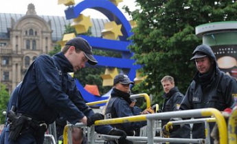 Во Франкфурте-на-Майне объявили крупнейшую эвакуацию из-за бомбы