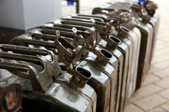 Cотрудников мелитопольского депо задержали с 300 литрами топлива