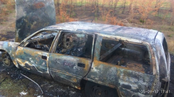 На трассе на Кирилловку дотла сгорел автомобиль (фото)