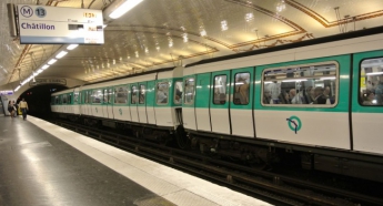В парижском метро прогремел взрыв