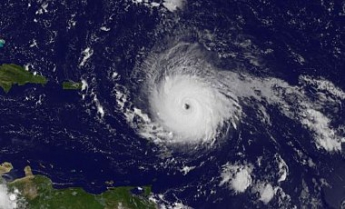 Ураган Ирма полностью уничтожил остров в Карибском море - фото, видео