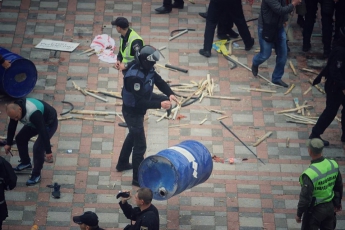 Полиция оттеснила автомобилистов из-под Рады (видео)