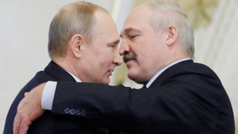 Путин привел свою армию к Лукашенко, жителей просят не ходить в лес