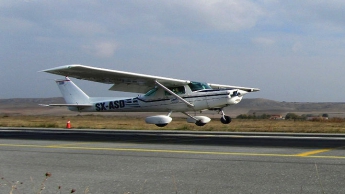 В Греции в результате падения частного самолета погибли два украинца, обломки обнаружили в ущелье - СМИ