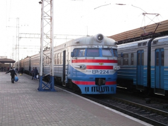 Железнодорожники назвали причину отмены остановки популярной электрички в Мелитополе