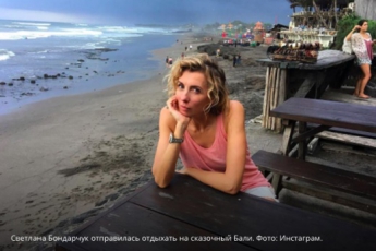 48-летняя Светлана Бондарчук устроила жаркие танцы в бикини на Бали