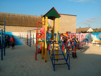Детская площадка в тренде у жителей частного сектора (фото)