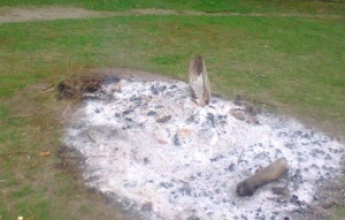 На Хортице сожгли статую Перуна (Фото)