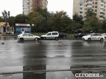 В Киеве пьяный водитель насмерть сбил женщину и уснул в авто
