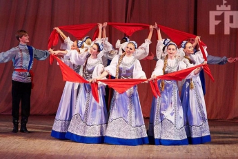 В Запорожье на фестивале выступали под песни страны-агрессора и танцевали русский народный танец