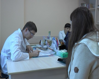 Запорожские врачи ведут прием в Мелитополе