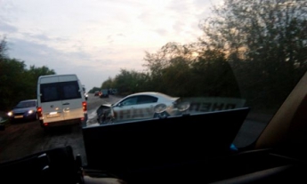 На запорожской трассе произошла авария: бампер авто вдребезги (фото)