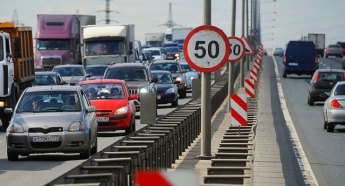 Аваков предложил увеличить штрафы за нарушение ПДД и установить в городах ограничение скорости 50 км/ч