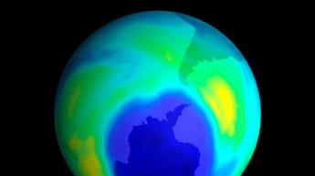 Ученые показали гигантскую озоновую дыру над Антарктидой: видео