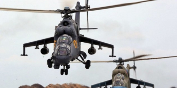 Над Закарпатьем кружат военные вертолеты, на дорогах – спецназ и бронетехника (видео)