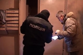 У Києві жінка в квартирі місяць ховала труп матері (фото 18+)