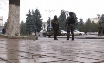 Плотницкий забаррикадировался в Луганской ОГА: стягивают технику