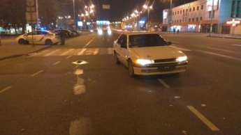 В Запорожье на автовокзале сбили двух девушек-подростков (Фото)