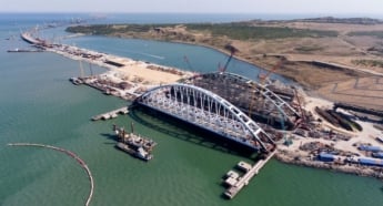 Будут сорваны сроки: оккупационные власти сообщили о проблемах с Керченским мостом