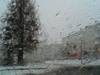 В Украину идет циклон с сильными дождями и снегом: какие области в зоне риска