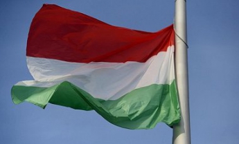 Будапешт раздал паспорта миллиону венгров за рубежом - Bloomberg