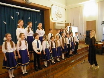 Дети в песнях показали жизнь Святого Николая (фото)