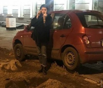 "Бл#дь, вы что, охренели вообще?": Остановленная за пьяное вождение сотрудница одесской мэрии Тирновенко оскорбляет полицейских. ВИДЕО