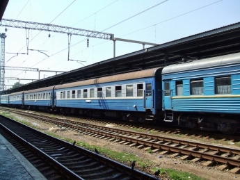 ЧП с пассажирским поездом "Запорожье-Киев" - задымился двигатель