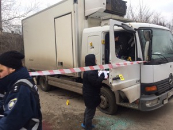Опубликованы фото с места вооруженного нападения на бизнесмена в Запорожье