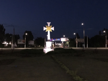 Мэр Мелитополя наотрез отказывается демонтировать поклонный крест по требованию активиста