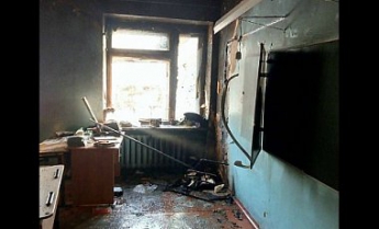 В РФ подростки напали с топором на школу и пытались ее сжечь