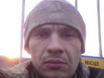 В Запорожской области хоронят бойца, подорвавшегося на неизвестном устройстве (Видео)