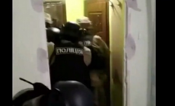 В Одессе мужчина стрелял по полицейским из винтовки: видео