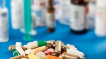 Лекарства в Украину можно ввозить без уплаты НДС (список)
