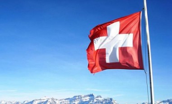 В Швейцарии освободили туристов: пять дней просидели в пещере
