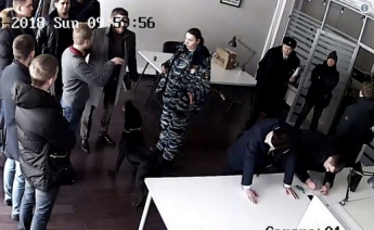 В московский офис Фонда Навального ворвалась полиция, задержали ведущего