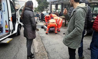 В Италии неизвестный открыл стрельбу на улице, есть раненые