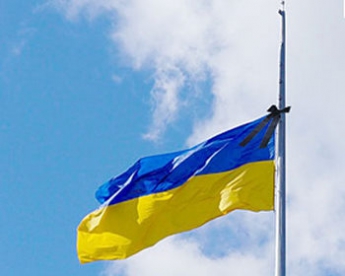 В Мелитополе приспущены флаги и ограничены увеселительные мероприятия