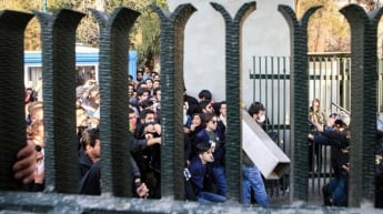 В Иране во время протестов в полицейских врезался автобус, есть жертвы