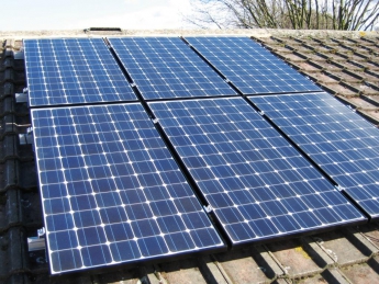 В Мелитополе на бюджетных учреждениях устанавливают солнечные батареи